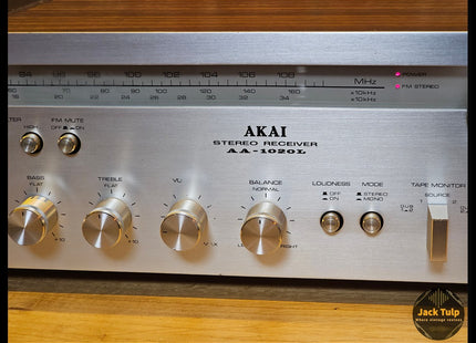 Akai AA-1020L