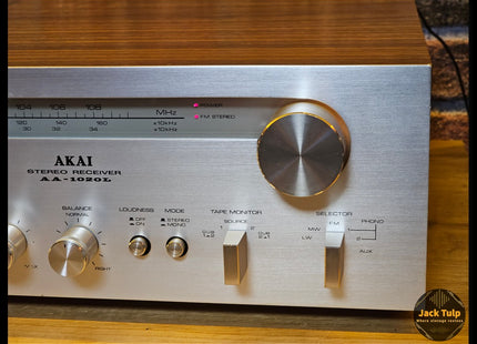 Akai AA-1020L