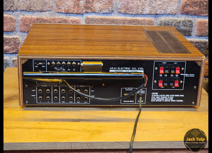 Akai AA-1020L