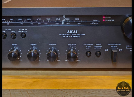 Akai AA-1020L