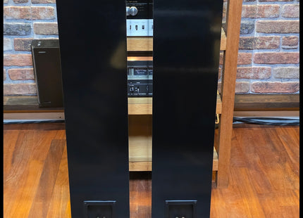 NHT Model 2.3a