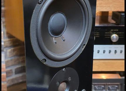 NHT Model 2.3a
