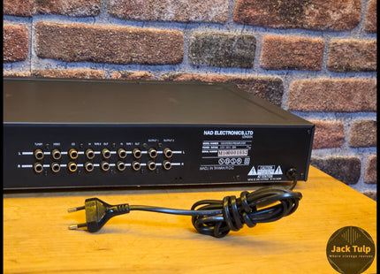 NAD 1000