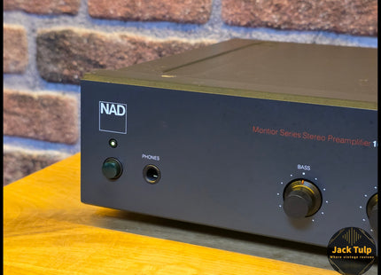 NAD 1000