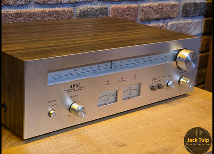 Akai AT-2400