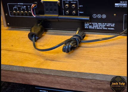 Akai AT-2400