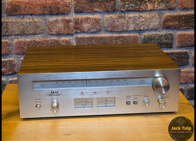 Akai AT-2400