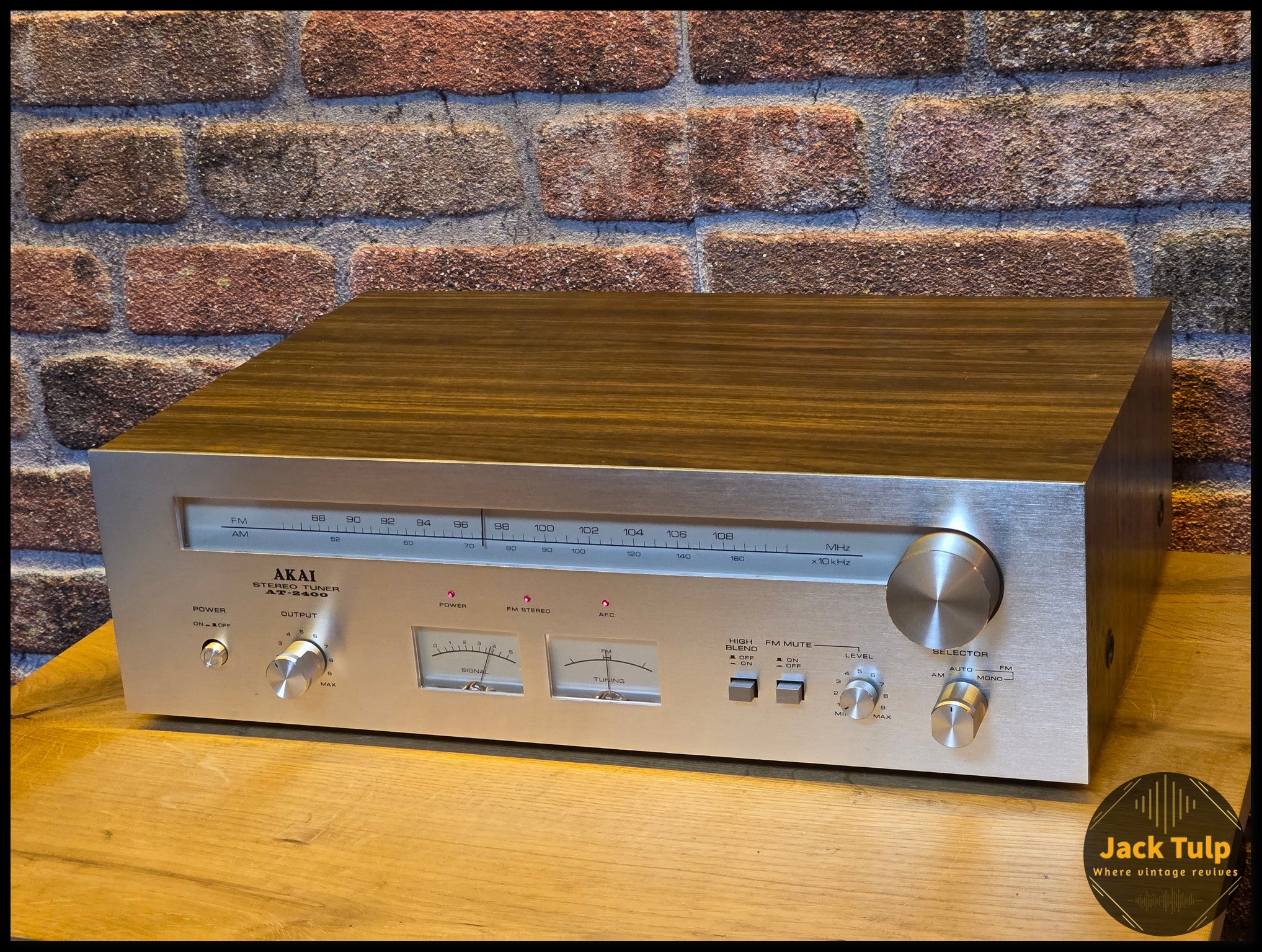 Tuner Akai AT-K02L ( haut de gamme 80's TBE Tuner Akai AT-K02L ( haut de gamme 80's TBE