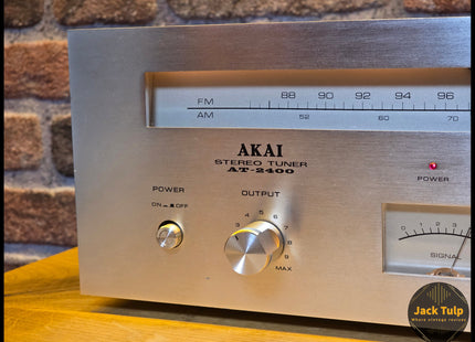 Akai AT-2400