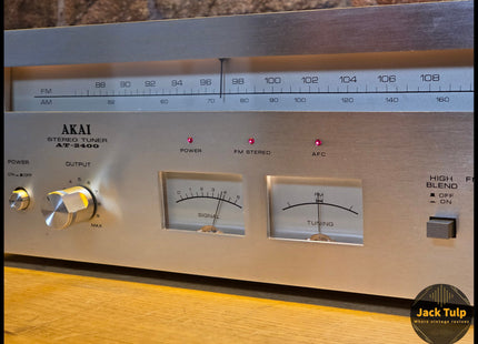 Akai AT-2400