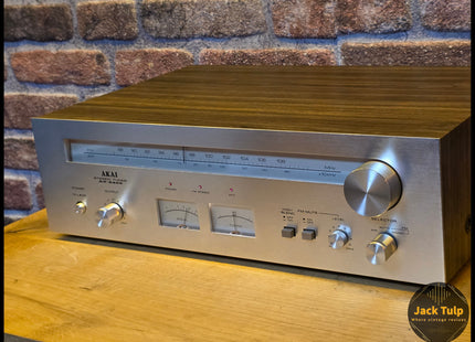 Akai AT-2400