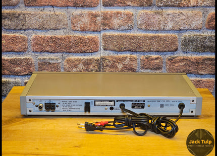 Akai AT-A102