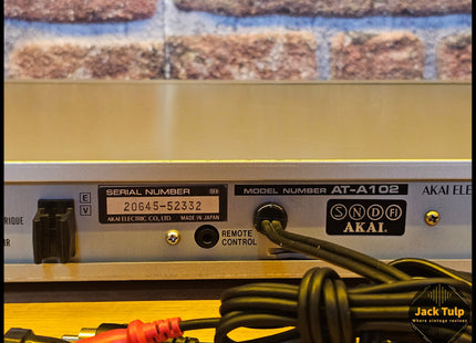 Akai AT-A102