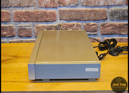 Akai AT-A102