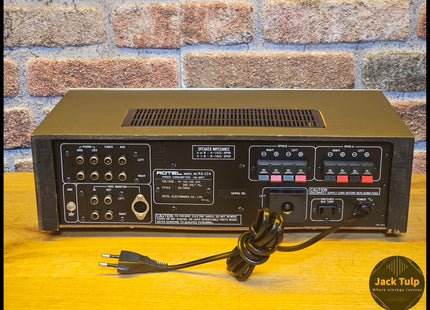 Rotel RA-212
