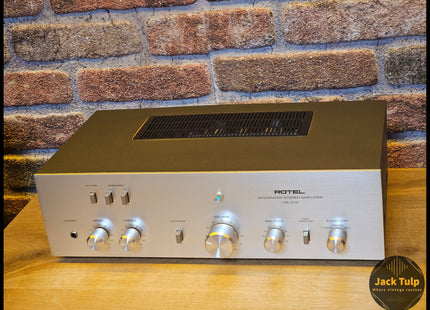 Rotel RA-212