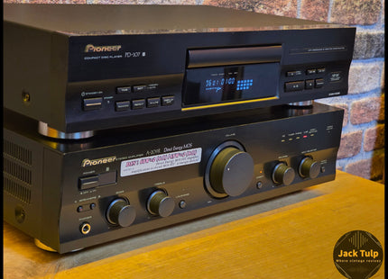 Pioneer A-209R + PD-107