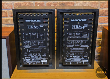 Mackie HR824