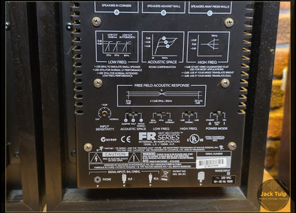 Mackie HR824