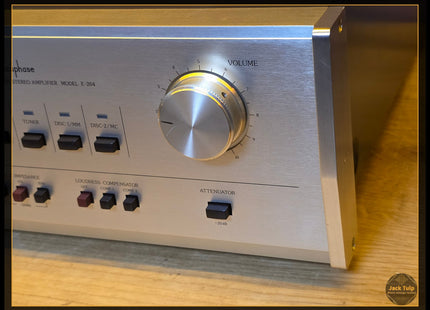 Accuphase E-204
