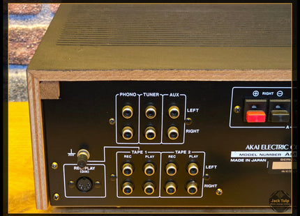 Akai AM-2400