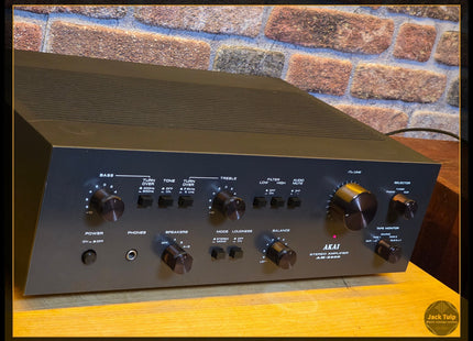 Akai AM-2400
