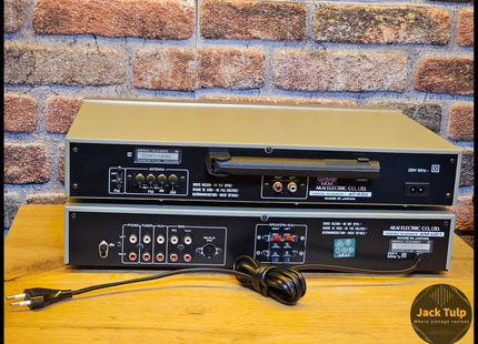 Akai AM-U01 + AT-K02