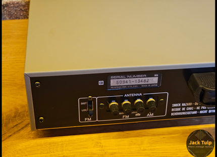 Akai AT-K02
