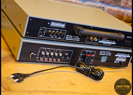 Akai AM-U01 + AT-K02