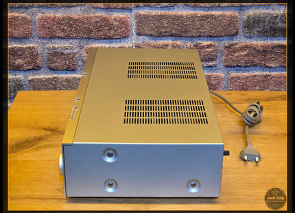 Akai AM-U210