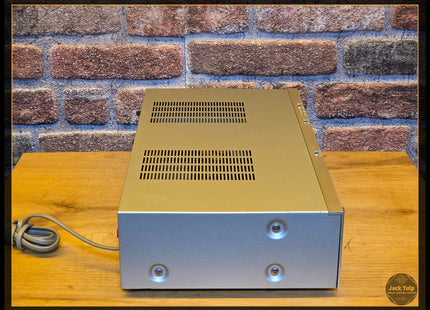Akai AM-U210
