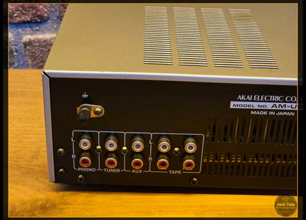 Akai AM-U210