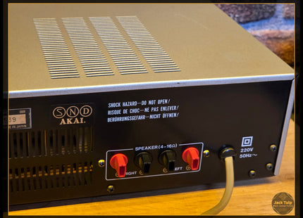 Akai AM-U210