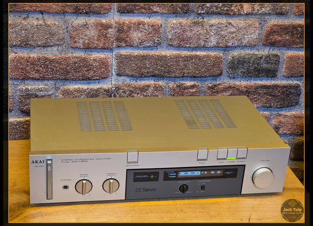 Akai AM-U210