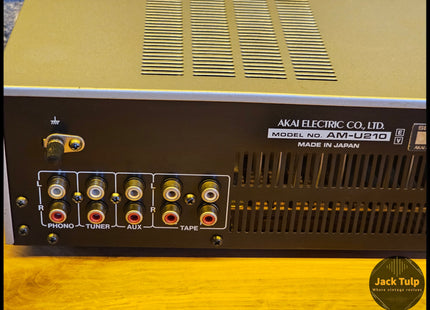 Akai AM-U210