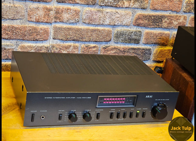 Akai AM-U33