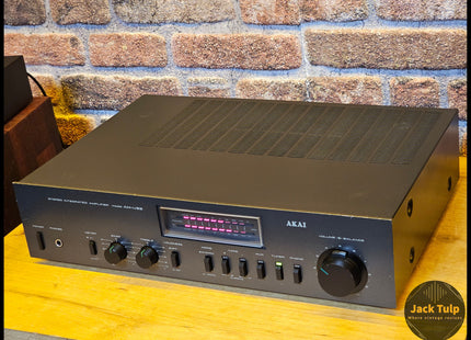 Akai AM-U33