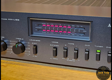 Akai AM-U33