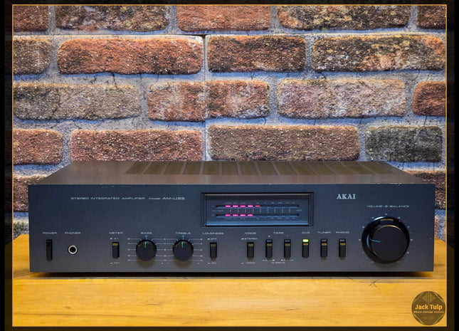 Akai AM-U33
