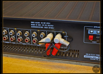 Akai AM-U33