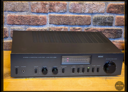 Akai AM-U33
