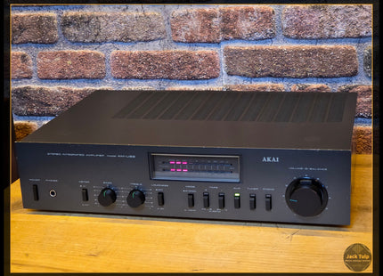Akai AM-U33