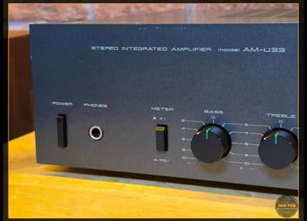 Akai AM-U33