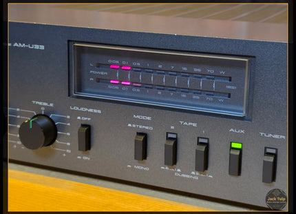 Akai AM-U33