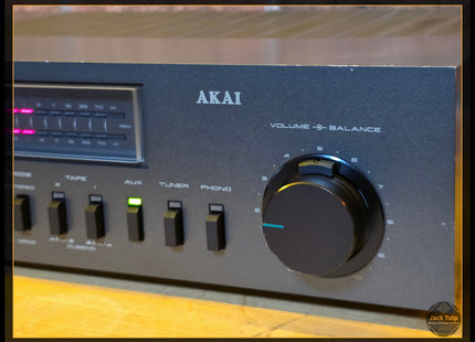 Akai AM-U33