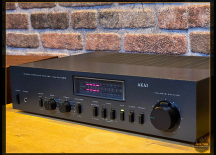 Akai AM-U33