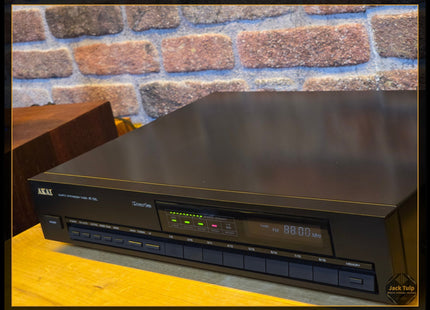 Akai AT-52L