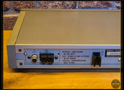 Akai AT-A102