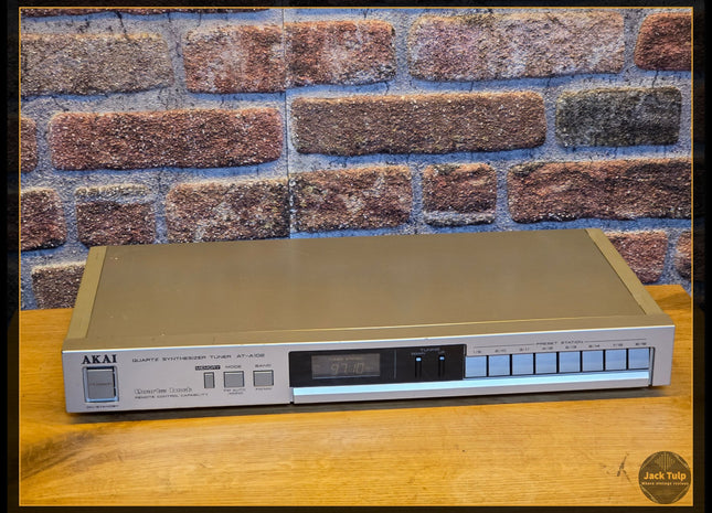 Akai AT-A102