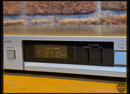 Akai AT-A102